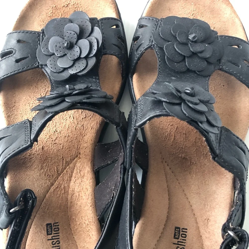 Clarks Women’s Leisa Claytin Black Floral Leather Slingback Sandals size 9.5